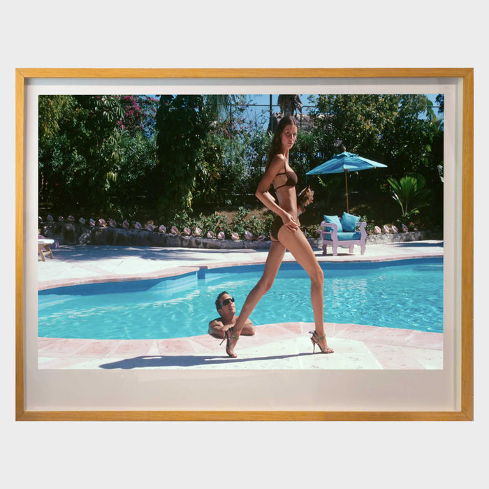 Poolside Strut