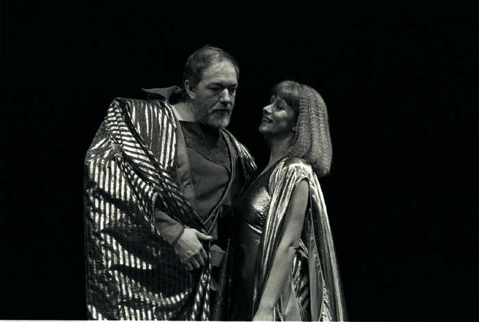 Anthony & Cleopatra (Helen Mirren & Michael Gambon)